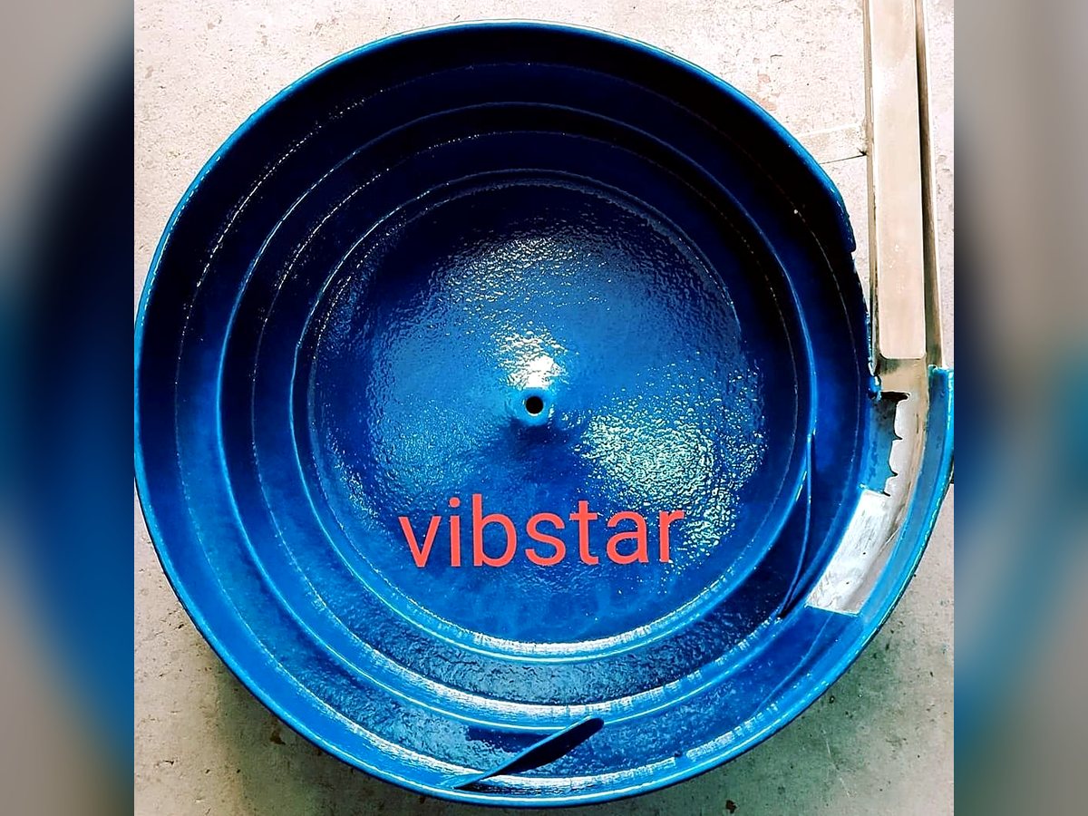 Polyurethane-coated vibratory bowl