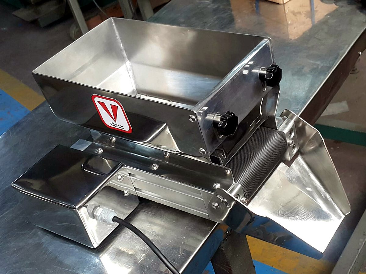 Vibratory stainless steel mini hopper